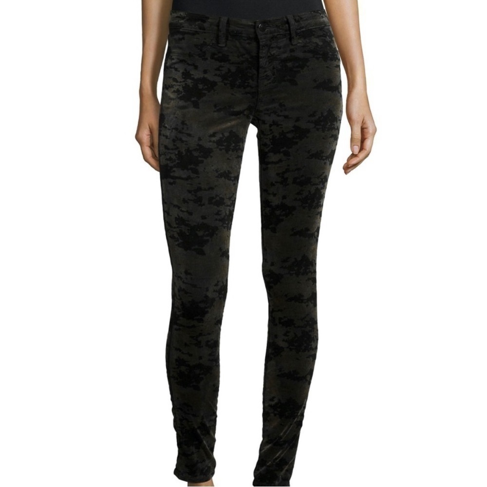 J Brand Super Skinny Velvet Jeans in Olive Camo Wash Size 26